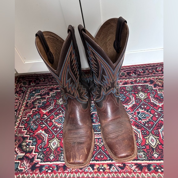 Ariat brown square toed boots - Picture 2 of 3